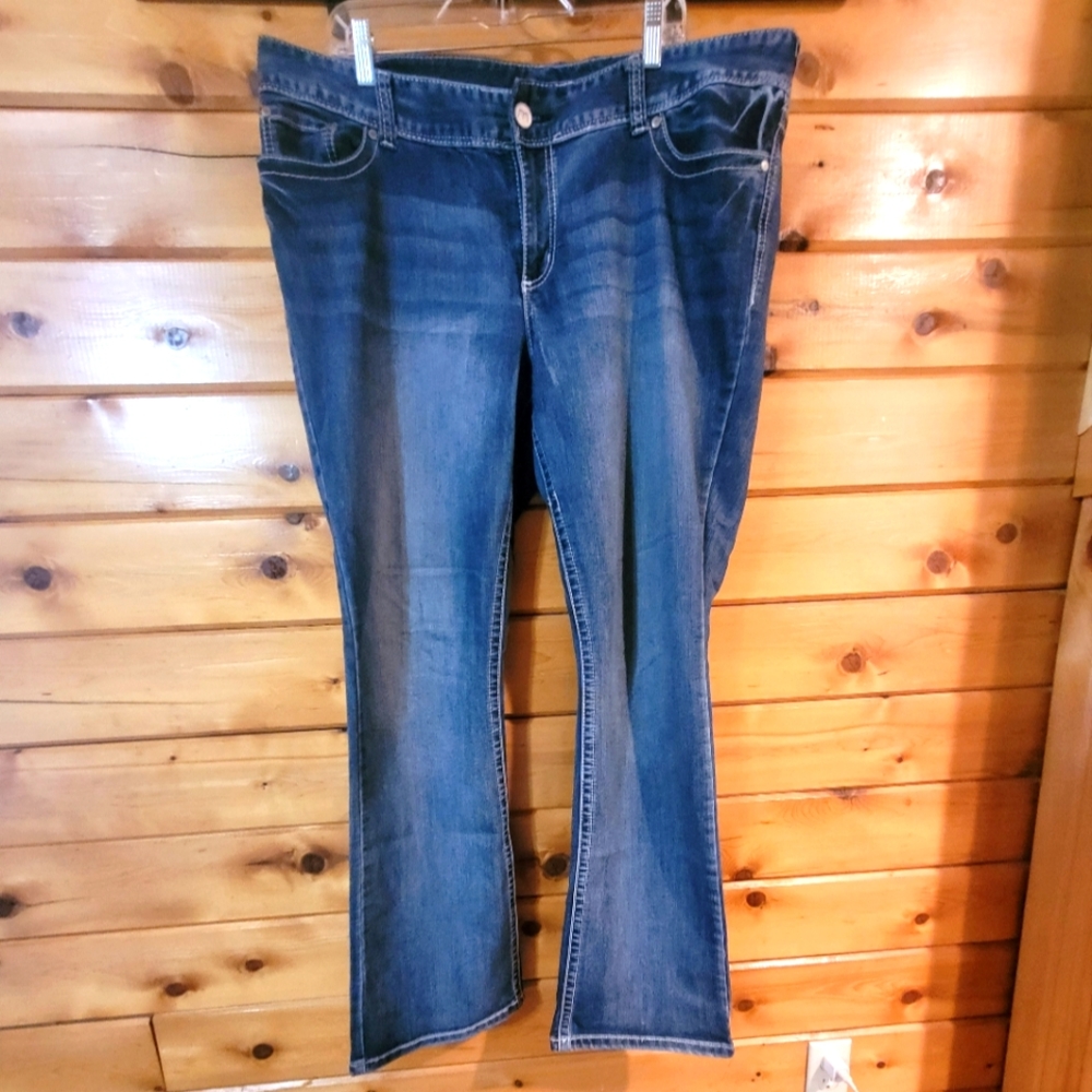 Maurices jeans